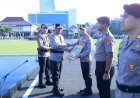 Kapolda-Jatim-Beri-Penghargaan-73-Personel-Berprestasi-4-Diantaranya-Terima-KPLB