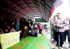 Tinjau-Pengungsian-di-Aceh-Tengah,-Kapolri-Tekankan-Percepatan-Perbaikan-Akses-hingga-Distribusi-Bantuan