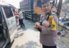 Tuai-Pujian-Warganet,-Aksi-Heroik-Bhabinkamtibmas-Polsek-Bagor-Selamatkan-Bayi-Korban-Kecelakaan-Bus-di-Nganjuk