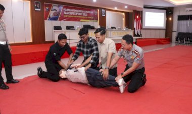 Polres-Situbondo-Gandeng-IDI-Latih-Personel-Kemampuan-Basic-Life-Support