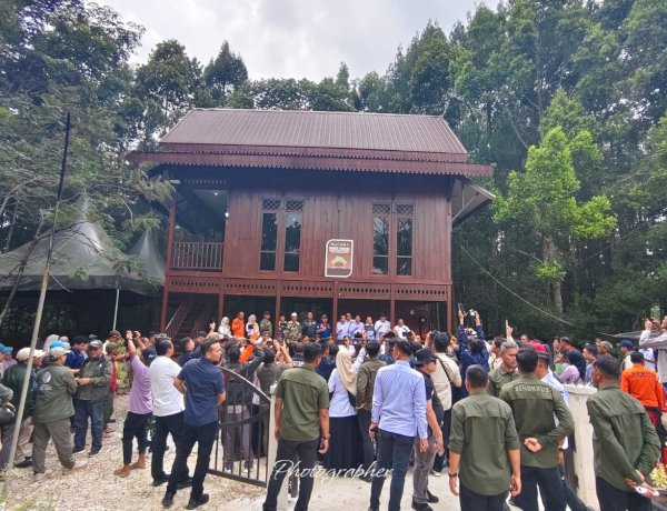 Kapolda Riau dan Menhut Raja Juli Antoni Bahas Kelestarian Gambut di Rumah Runding Bengkalis