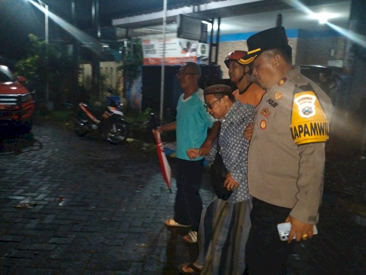 Diterjang Angin Kencang, Kapolsek Gedangan Datangi Rumah Warga Terdampak